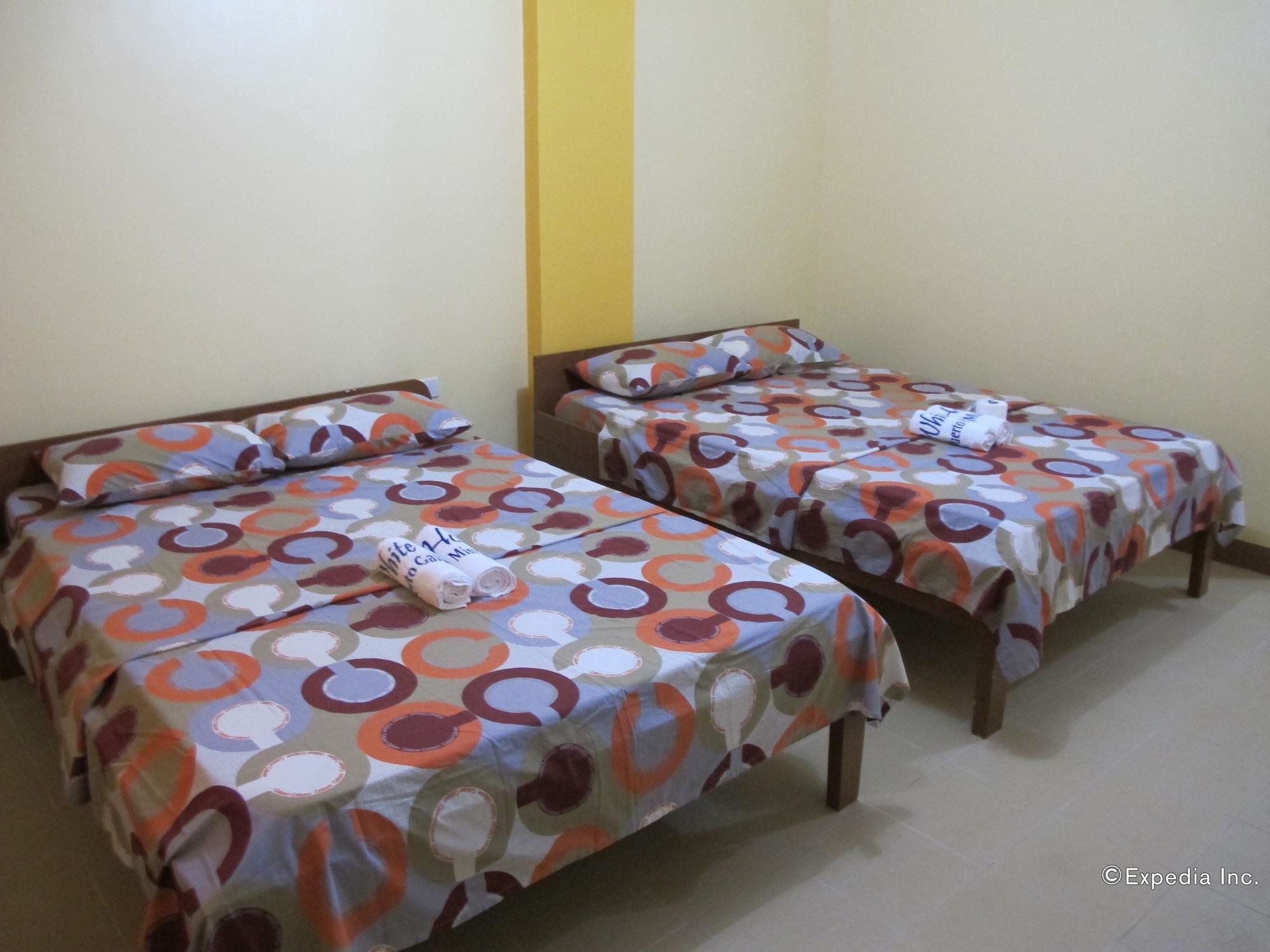 White Beach Hotel Puerto Galera Powered By Cocotel Exteriör bild