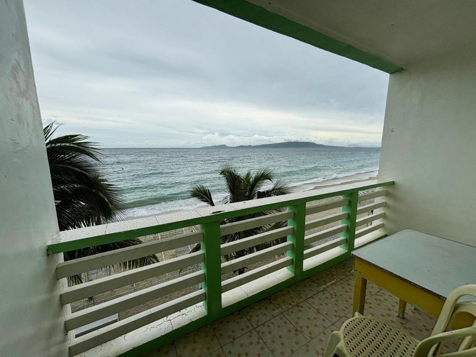 White Beach Hotel Puerto Galera Powered By Cocotel Exteriör bild