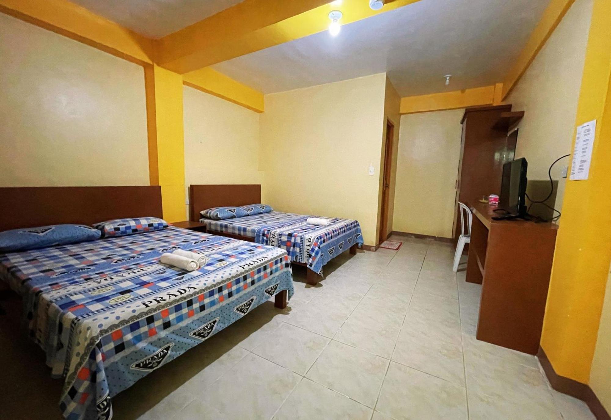 White Beach Hotel Puerto Galera Powered By Cocotel Exteriör bild