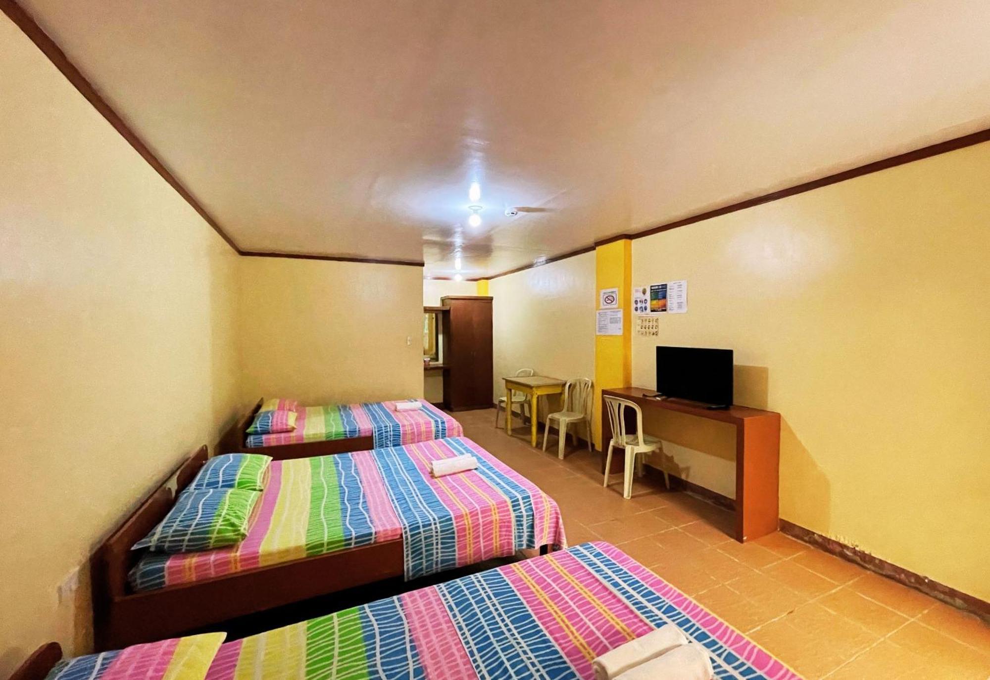 White Beach Hotel Puerto Galera Powered By Cocotel Exteriör bild
