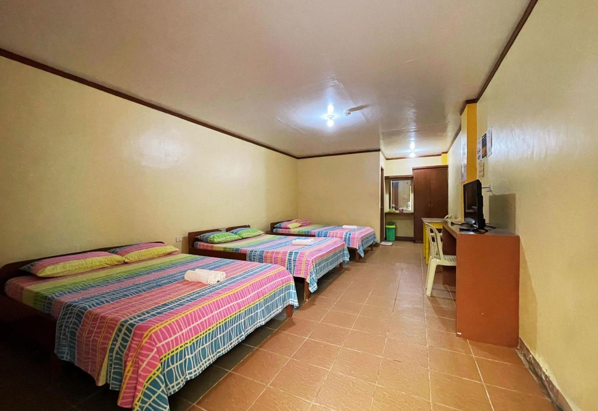 White Beach Hotel Puerto Galera Powered By Cocotel Exteriör bild