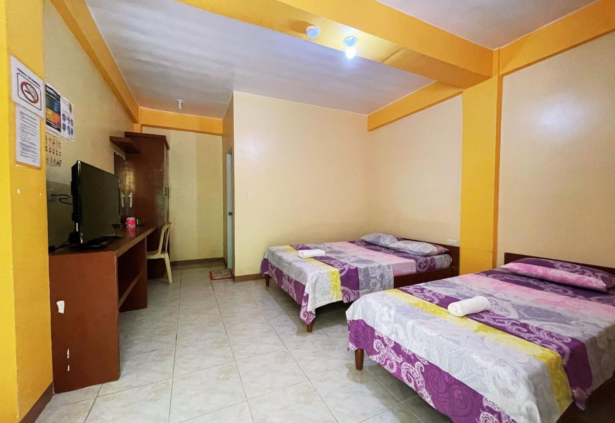 White Beach Hotel Puerto Galera Powered By Cocotel Exteriör bild