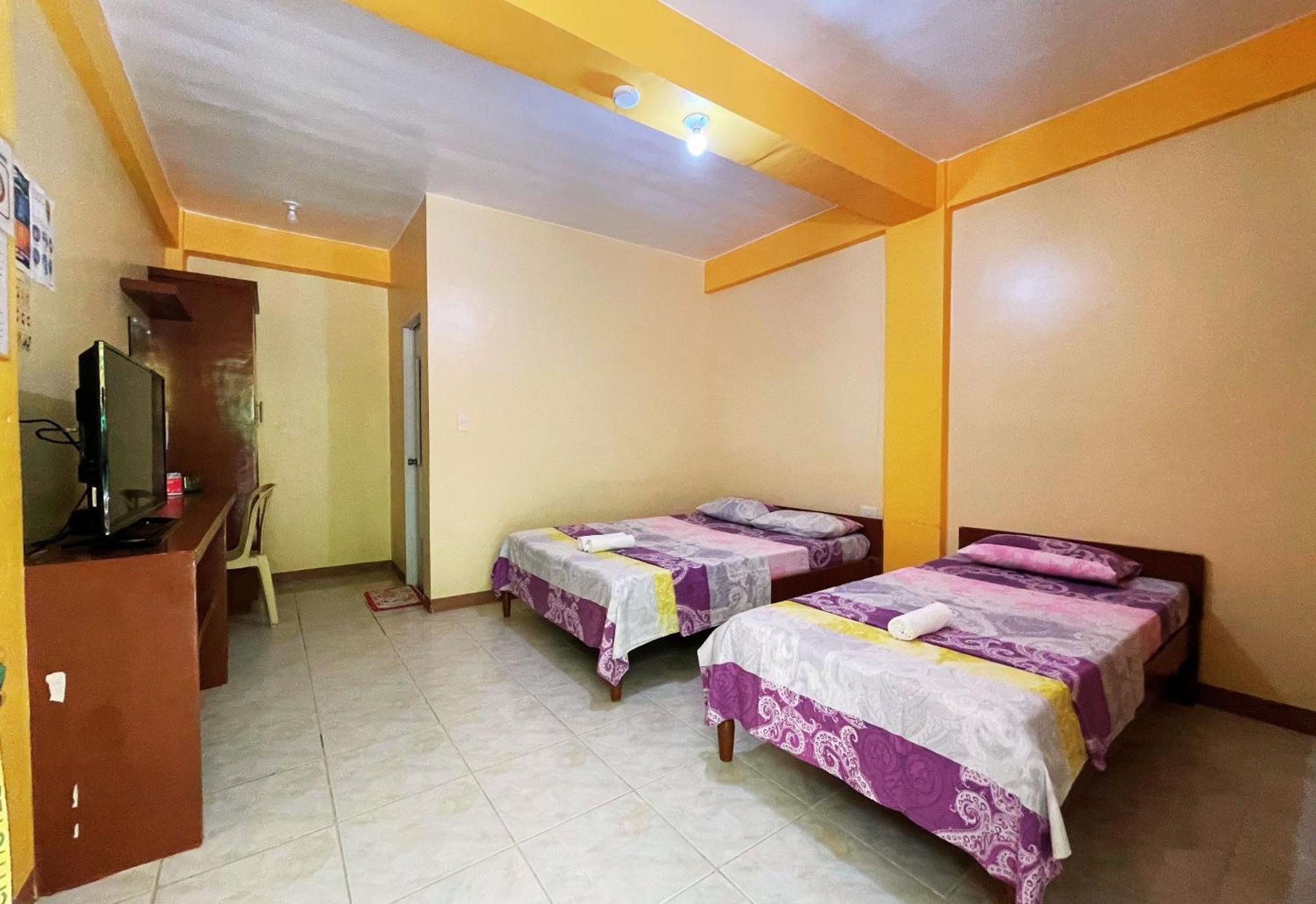 White Beach Hotel Puerto Galera Powered By Cocotel Exteriör bild
